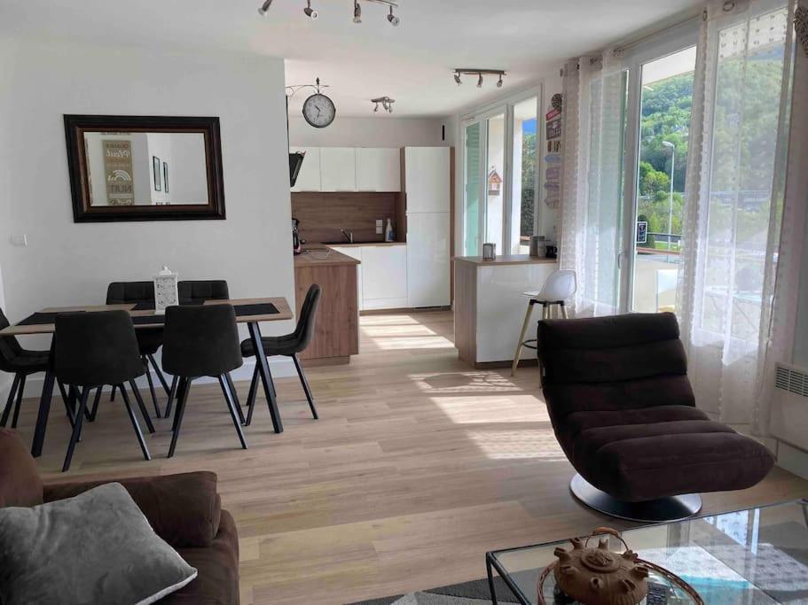 Le Chasseur Alpin Apartment Albertville Bagian luar foto